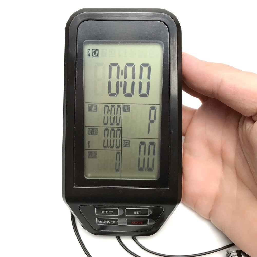 Sports Equipment Website - 블랙 운동 자전거 컴퓨터 디스플레이 화면
