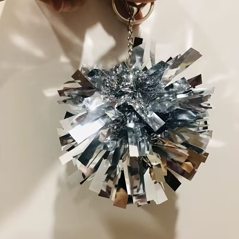 새로운 참 장식 포일 백 펜던트 파티 선물 댄스 선물  - Cheerleading Pom Pom 리뷰 및 가격